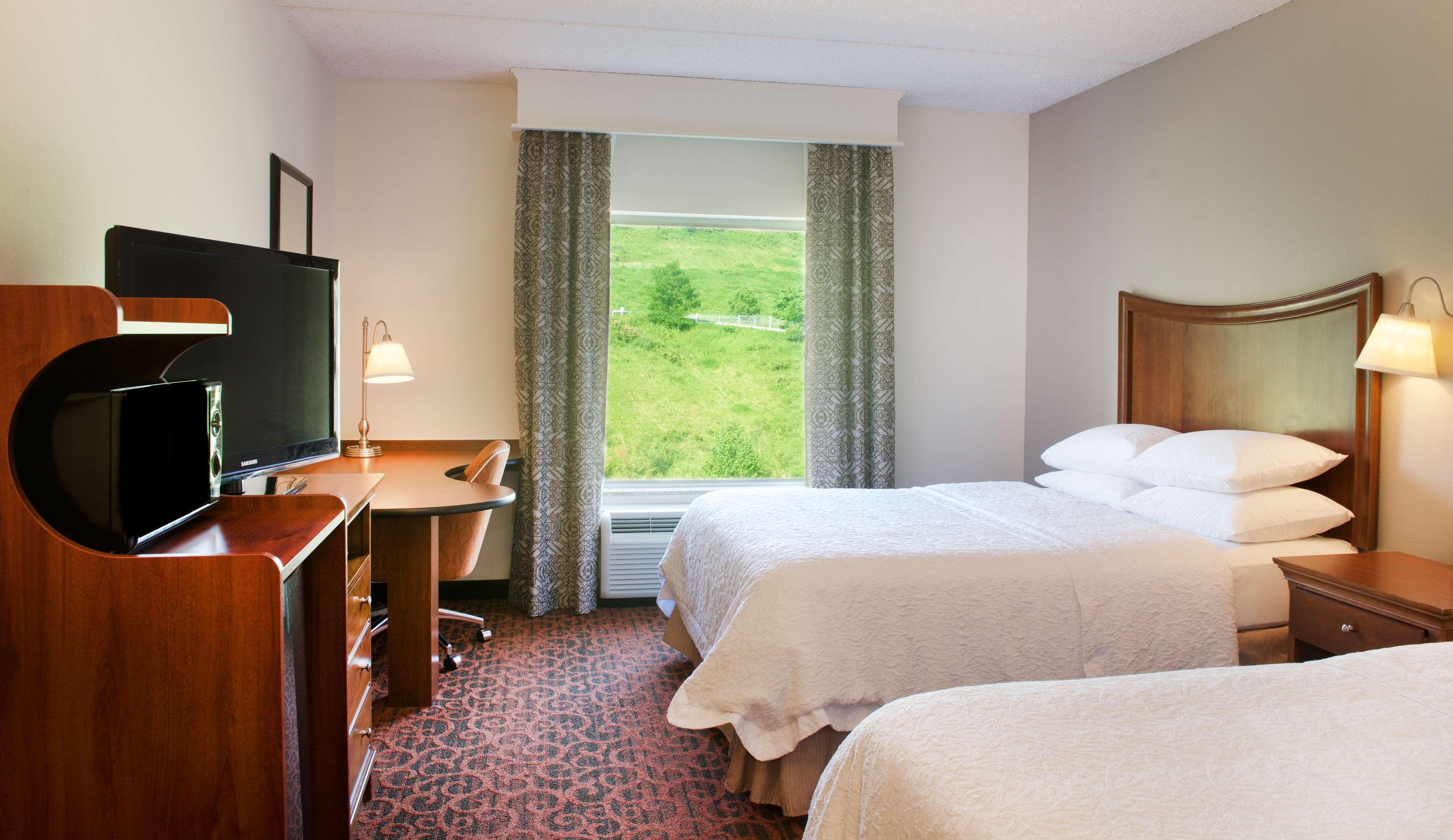 Hampton Inn & Suites Pittsburgh-Meadow Lands Вашингтон Экстерьер фото